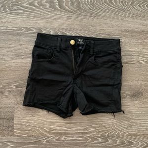 AMERICAN EAGLE OUTFITTERS DENIM SHORTS